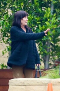 shannen-doherty-leaves-soho-house-in-malibu-04-25-2024-5.jpg