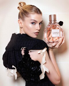 stellamaxwell_449603423_1027952362294228_7459650668068196096_n.thumb.jpg.c03a9ecbf0debf7da4678c517d263583.jpg