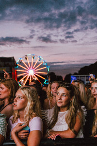 zara_larsson_bayside_2024_paoduell_16_53854345430_o.jpg