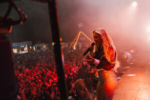 zara_larsson_bayside_2024_paoduell_4_53854173828_o.jpg