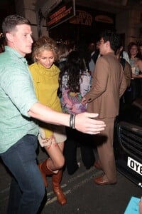 zendaya-slave-play-press-night-in-london-07-10-2024-2.jpg