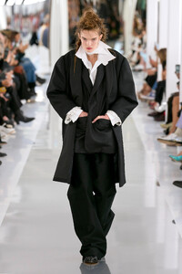 00001-maison-margiela-spring-2024-ready-to-wear-credit-gorunway.thumb.jpg.50dfcbe3e6c317d92591d80ae40ce7e5.jpg
