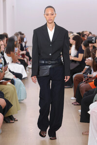 00002-proenza-schouler-spring-2024-ready-to-wear-credit-brand.thumb.jpg.7eee7884371e03a08849d977d0539ab1.jpg