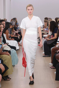 00010-proenza-schouler-spring-2024-ready-to-wear-credit-brand.thumb.jpg.93511bdfd5a98004f13385bbbca6dc67.jpg