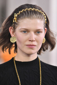 00024-patou-spring-2024-ready-to-wear-details-credit-brand.thumb.jpg.0bb791d2eec8e5cd0fdb955a00b9396c.jpg