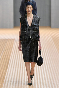 00036-prada-spring-2024-ready-to-wear-credit-gorunway.thumb.jpg.2c18c1c4998f2724c309fa00edf98738.jpg