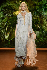 00045-roberto-cavalli-spring-2024-ready-to-wear-credit-gorunway.thumb.jpg.03d01e19ba965011442df7096d587edf.jpg