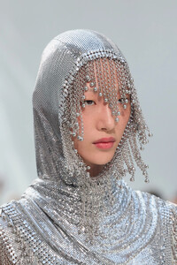 00052-rabanne-spring-2024-ready-to-wear-details-credit-gorunway.thumb.jpg.69fc08042cc4fbd0abecf7dbab67189e.jpg