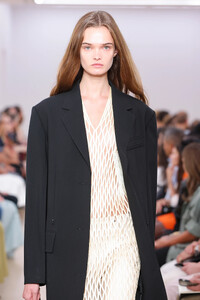00089-proenza-schouler-spring-2024-ready-to-wear-details-credit-brand.thumb.jpg.4fe317cb714c0c6930bdeb8dc30426c3.jpg