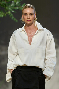 00095-max-mara-spring-2024-ready-to-wear-detail-credit-gorunway.thumb.jpg.871a82723e68a487c1bb1182220c318b.jpg