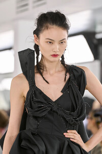 00100-maison-margiela-spring-2024-ready-to-wear-details-credit-gorunway.thumb.jpg.f2dd577b11d21e7cc2f5dc9d323385b5.jpg