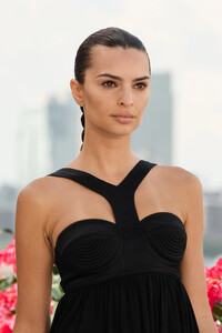 00217-michael-kors-spring-2024-ready-to-wear-details-credit-gorunway.thumb.jpg.ed6d2b2c89e04d3142951d5dec3a0b36.jpg