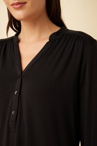 10084_Octavia_Black_4.jpg