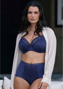 1200x1680-pdp-widescreen-FL102301-FRY-cons-Fantasie-Lingerie-Fusion-Lace-French-Navy-Underwired-Full-Cup-Side-Support-Bra.thumb.jpg.34811a844c8892cac8b82467cec823de.jpg