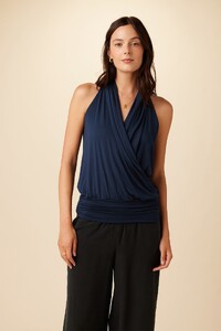 1410_Agnes_Ocean_1.jpg