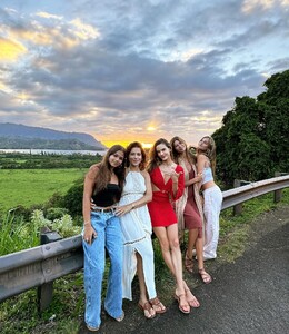 [2024.08.16] alessandraambrosio_455677274_18454368361000670_7911421560927487019_n.jpg