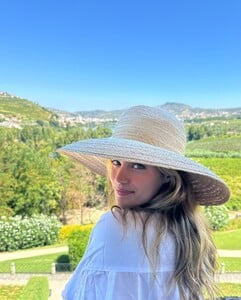 [2024.08.24] sarasampaio_456612725_18459177742058288_3472754104690483336_n.jpg