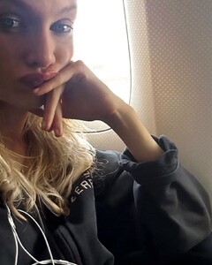 [2024.08.26] stellamaxwell_457061787_411056241549431_7818290288504900185_n.jpg