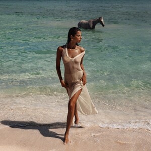 [2024.08.27] lulifamaswimwear_457329274_18451336474047625_691867834756600165_n.jpg