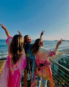 [2024.08.28] alessandraambrosio_457487588_18456749536000670_1086796024985099148_n.jpg