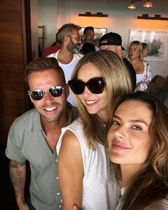 [2024.08.28] alessandraambrosio_457488297_18456749641000670_6269809699479464735_n.jpg