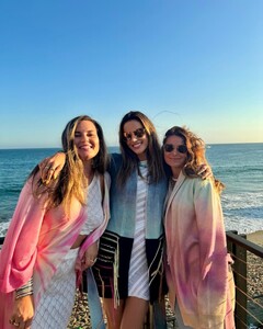 [2024.08.28] alessandraambrosio_457609982_18456749632000670_8874180775536295339_n.jpg