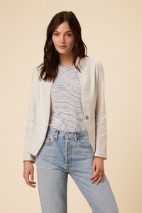 7930_Meredith_Natural_1.jpg