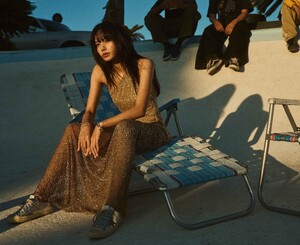 Blackpink_Lisa_Elle_August_15.jpg