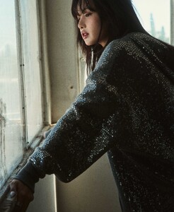 Blackpink_Lisa_Elle_August_4.jpg