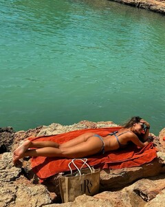 Carolina_Ardohain_in_Bikini_08-19-2024__3_.jpg