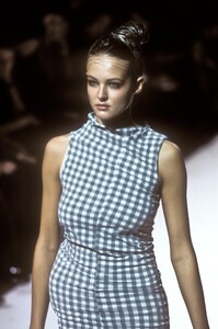 CommedesGarcons1997WomenRTW63.thumb.jpg.4ef3bbc5665676e80621f35d4dbfd37e.jpg