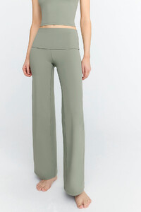 DAYFLEX_FOLDWAISTFLAREDTROUSER_VINTAGEKHAKI_1255.jpg