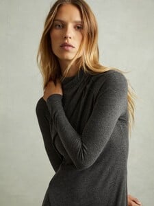 E67055s3.jpg