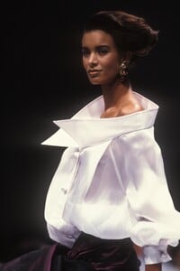 GianfrancoFerre1991WomenRTW69.thumb.jpg.a3df68be8fce5e1a3e390d22c686b681.jpg