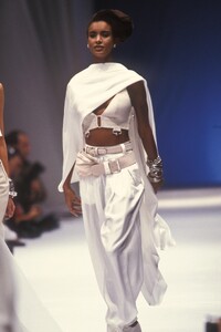 GianfrancoFerre1991WomenRTW92.thumb.jpg.a873377c5ca3dcf8d05ca769023fb2f1.jpg