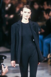 HelmutLang1989WomenRTW35.thumb.jpg.a33143c008b4ff49ff215e9180759cae.jpg
