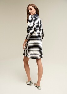 IM-24SW026_SpringNavyStripe_back.jpg