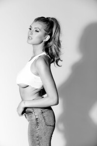 IsabellaBellaWhite(27).thumb.jpeg.8a904c0e5d507fdd35d13392fee66164.jpeg