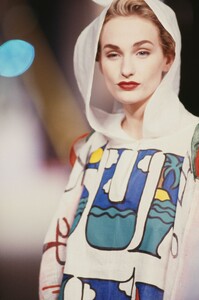 Jean-Charles_de_Castelbajac_SS1989_Claude.jpg