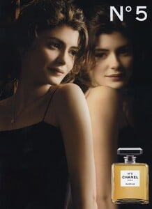 Jeunet_Chanel_No.5_Fragrance_2009_01.thumb.jpeg.f7e45dfc5d917e245ea599bd8b192e37.jpeg
