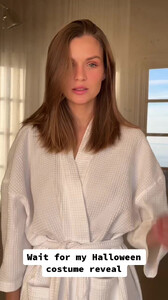 Josephine Skriver - TikTok 61.jpg