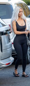 Kim-Kardashian-Feet-6812752.jpeg