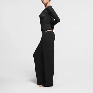 LS-LST-6143W-ONX-UC-SKIMS-LOUNGEWEAR_0019-SD.jpg