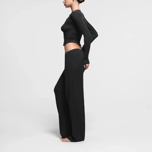 LS-LST-6962W-ONX-UC-SKIMS-LOUNGEWEAR_0018-SD.jpg