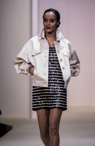 Lanvin1989WomenRTW3.thumb.jpg.8de1ab0ec853ae7cd059299e81150f2f.jpg