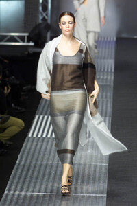 LucianoSoprani2000WomenRTW47.thumb.jpg.bac0d5a72beecdd846bfb97ca8d6e958.jpg