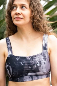 MORICODreamValleySunnyTopLakritsi_c_VeeraUutinen38_1800x1800.webp