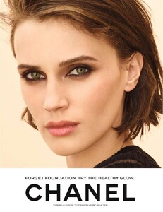 Marine Vacth 2.jpg