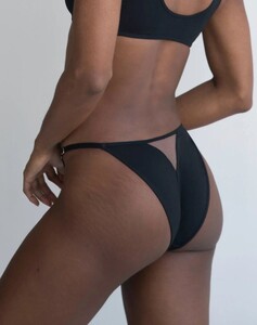 Monique_Morin_Core_Black_Bikini_Back_Tanaye_close_1200x.jpg