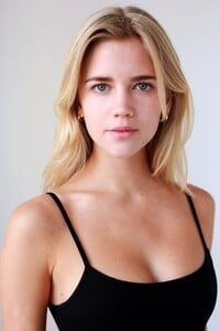 OliviaBonner1a4.thumb.jpg.b89cfa8c620414e8e17561b8250748cb.jpg